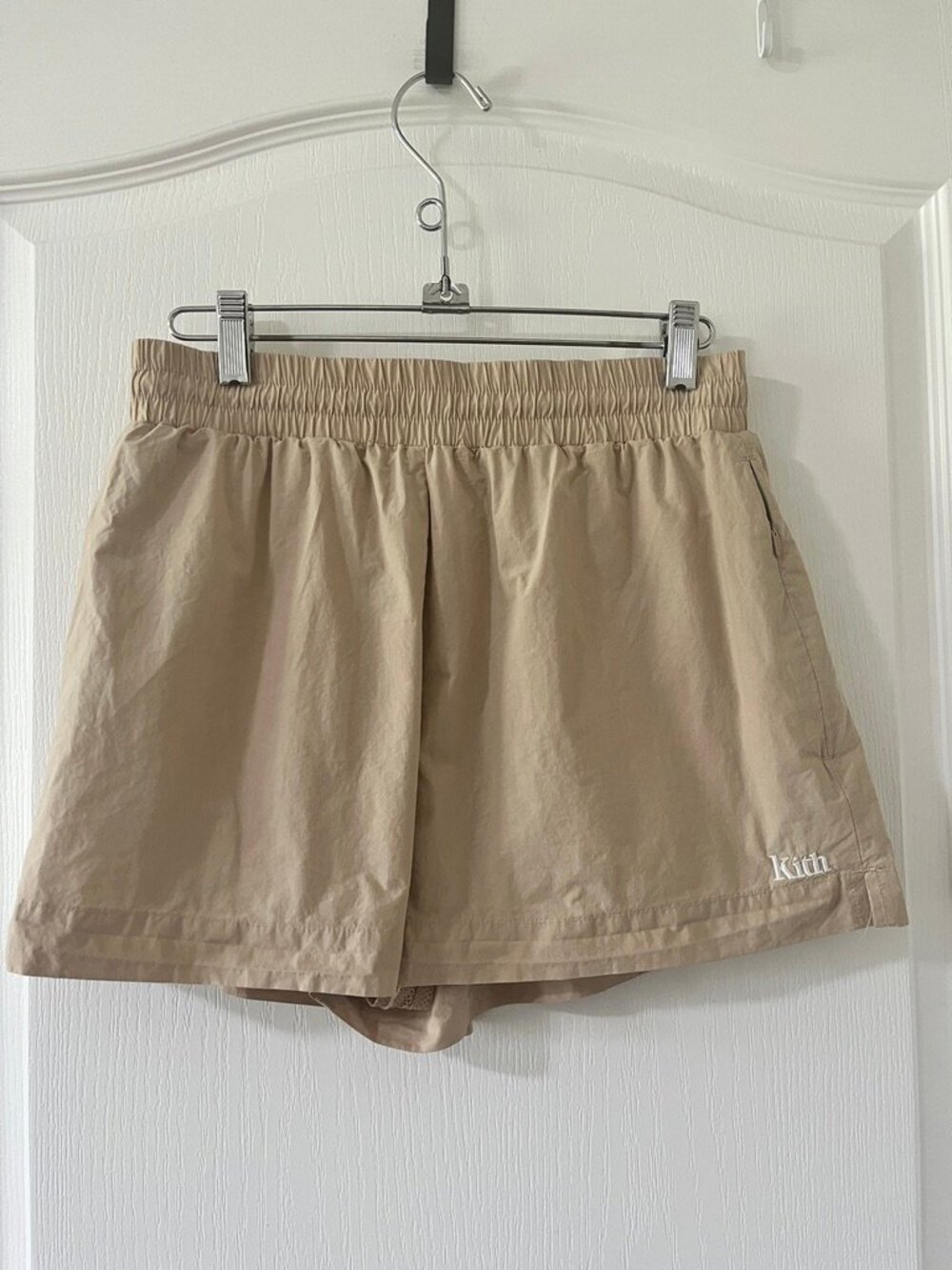 Kith Womens Running Active Shorts Size S Beige Zip Pockets Beach Gym